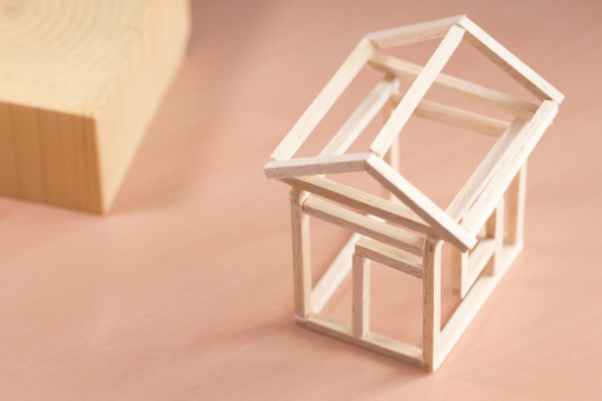 木造の家の模型